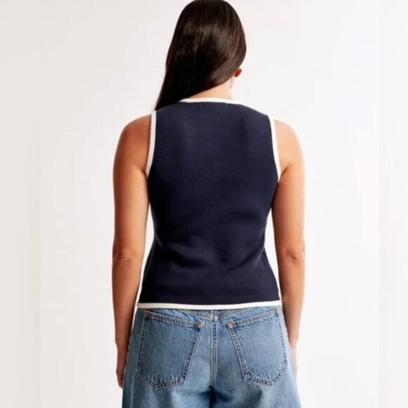 A&F Abercrombie & Fitch Mara Luxe Loft Sweater Vest in Dark Indigo. Size Small - Picture 4 of 5